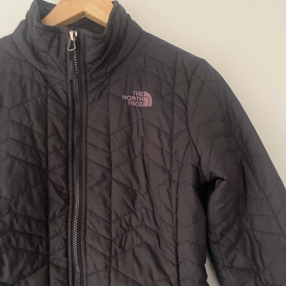 The North Face Quilted Puffer Jacket - Picture 4 of 12